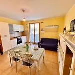 Trilo Rosanna Con Terrazzo Panoramico Ed Aria Condizionata Διαμέρισμα Marcelli