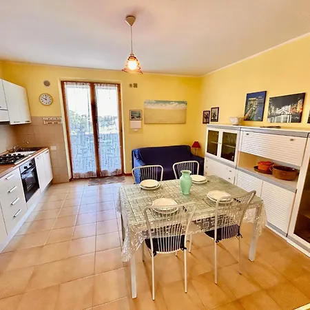 Daire Trilo Rosanna Con Terrazzo Panoramico Ed Aria Condizionata