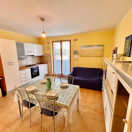 Trilo Rosanna Con Terrazzo Panoramico Ed Aria Condizionata דירה מרצ'לי